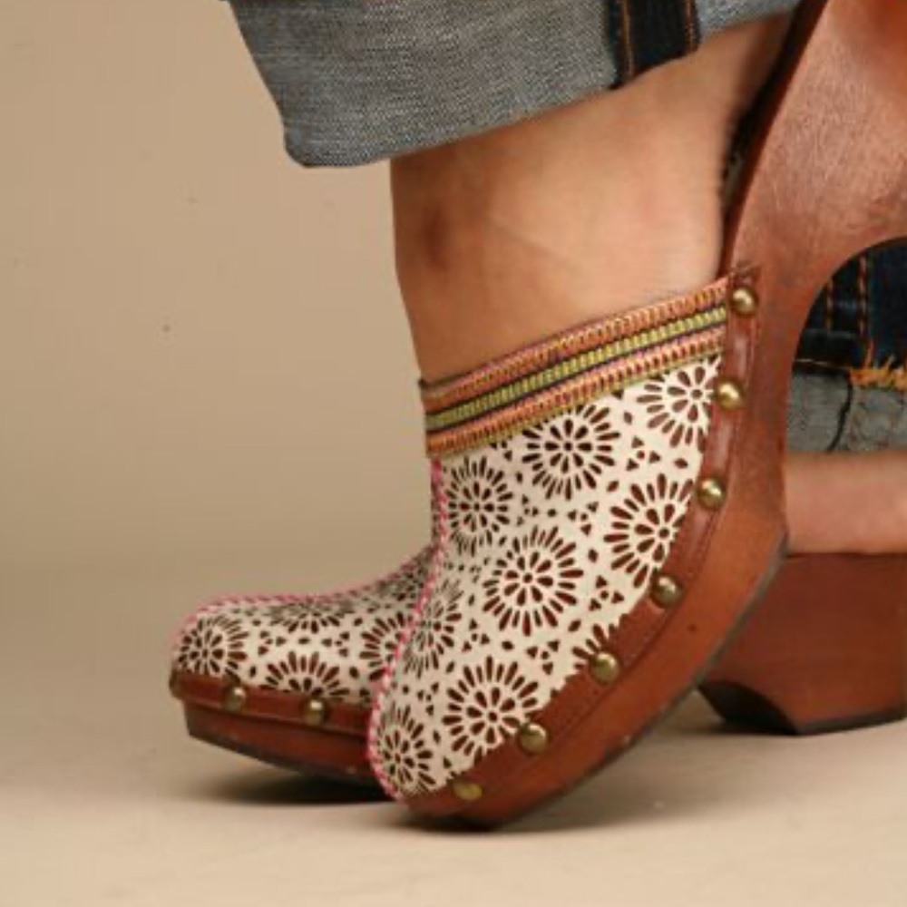 Free People wood bottom floral laser cut grommet detail rainbow stitching clogs!